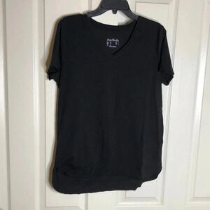 🌸NEW🌸 ANYBODY Black V-Neck Tee